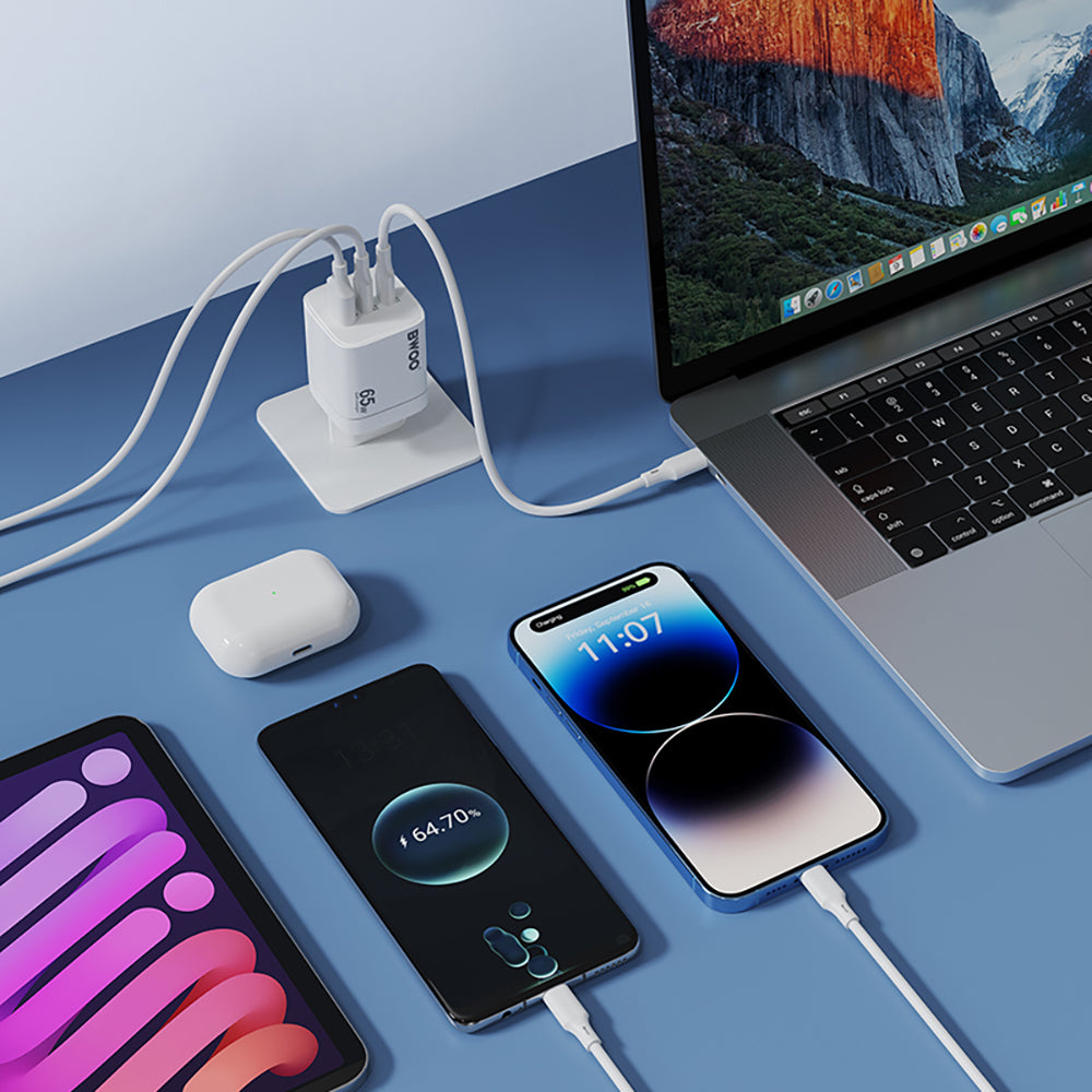 BWOO CDA147PD wall charger 65W 2x USB-C port + USB-A white