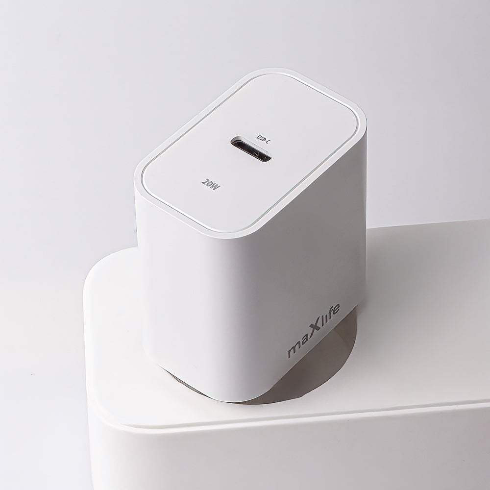 Maxlife MXTC-06-20C PD QC charger 1x USB-C 20W white + USB-C - Lightning cable 20W