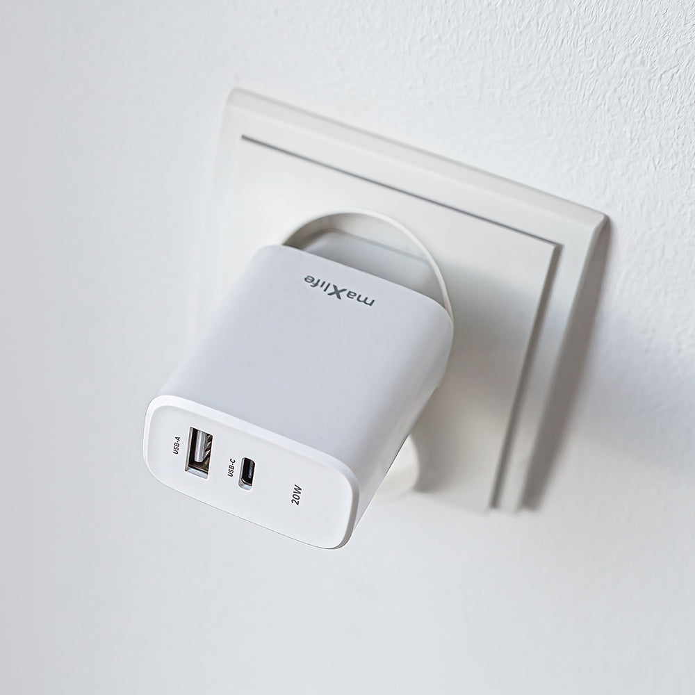 Maxlife MXTC-10-20AC PD QC charger 1x USB-C 1x USB 20W white