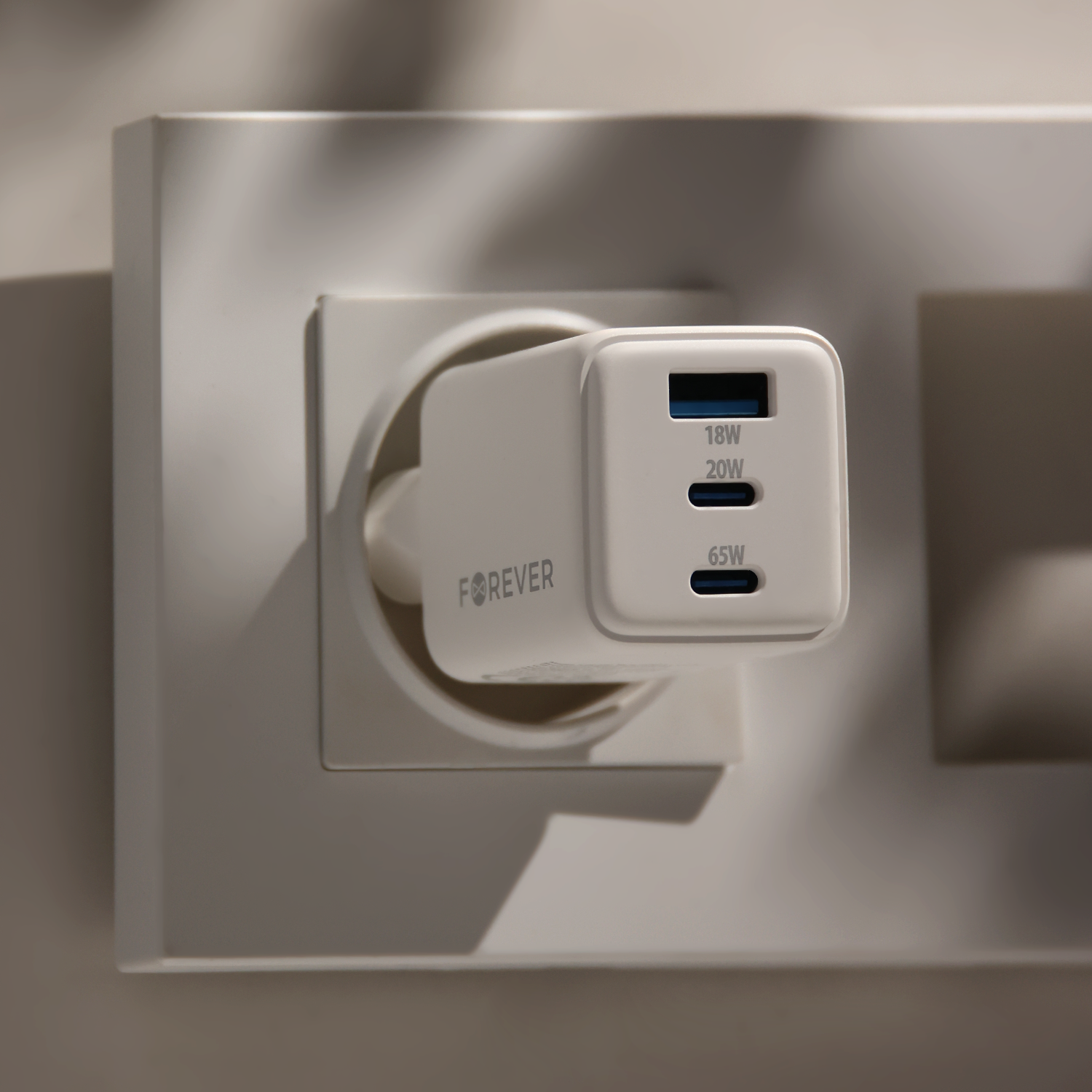 Chargeur Forever TC-08 65W — 2x USB-C + USB