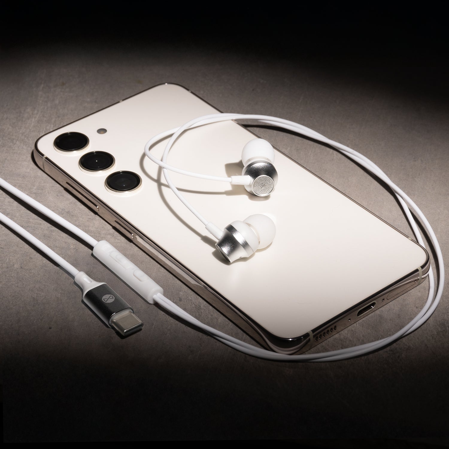 Écouteurs Forever EP-02 USB-C blanc — Micro intégré