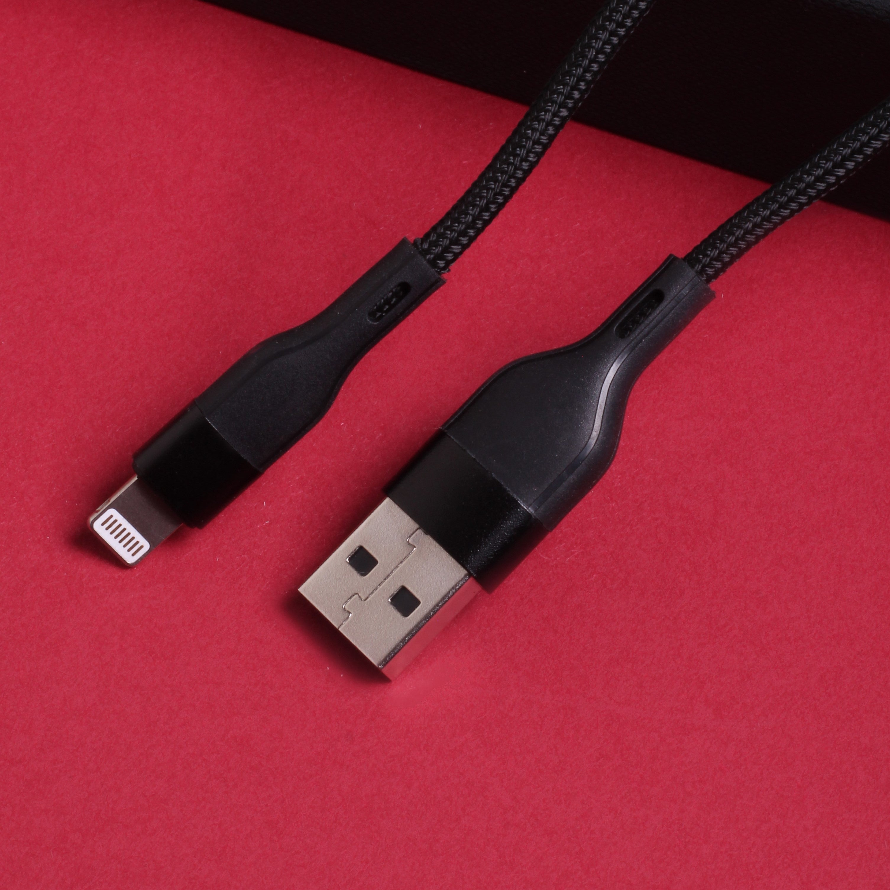 Câble USB-Lightning Maxlife MXUC-07 — 1m 2,4A