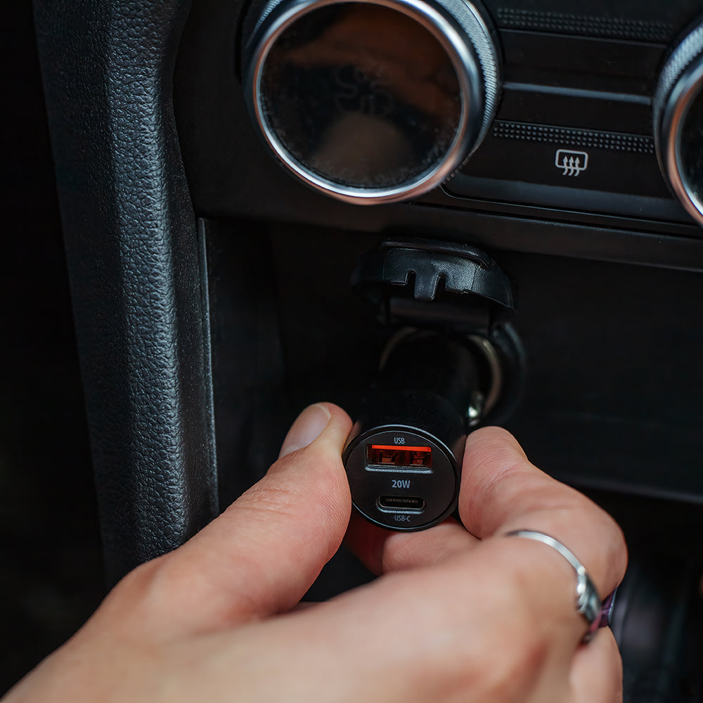 Maxlife MXCC-04 PD QC car charger 1x USB-C 1x USB 20W black