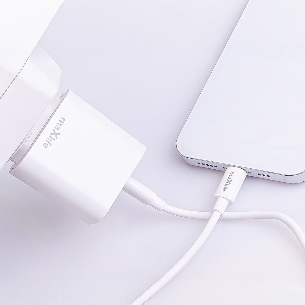Maxlife MXTC-06-20AC PD QC charger 1x USB-C 1x USB 20W white + USB-C - Lightning cable 20W
